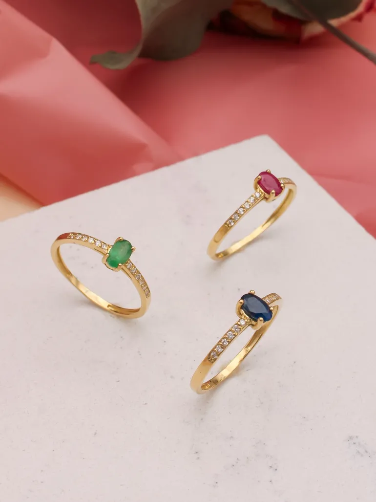 Anillo Ovale Zafiro Diamantes Oro 18K