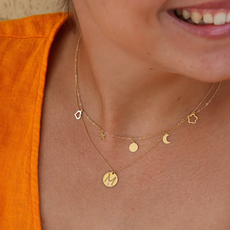 Gargantilla Diamond Medal Letter Oro 18K