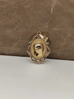 Medalla Virgen Niña 18K