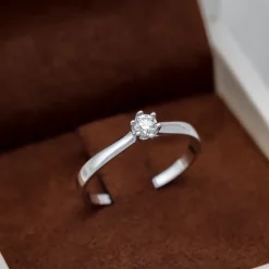 Solitario Monique Diamante G-VS Oro Blanco 18K